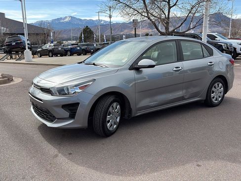 Used 2021 Kia Rio S image 3