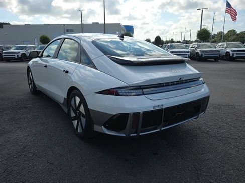 Certified 2024 Hyundai Ioniq 6 SE RWD image 3