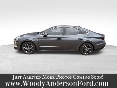 Used 2025 Hyundai Sonata SEL FWD image 3