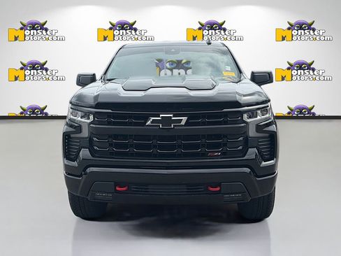 Used 2025 Chevrolet Silverado 1500 LT Trail Boss w/ Convenience Package II image 2