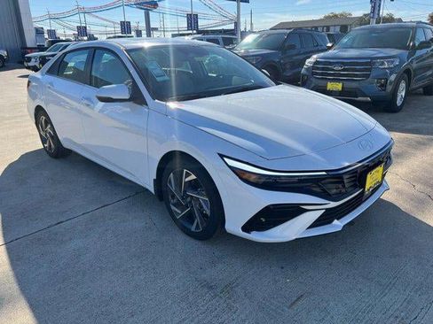 New 2026 Hyundai Elantra Limited FWD image 30