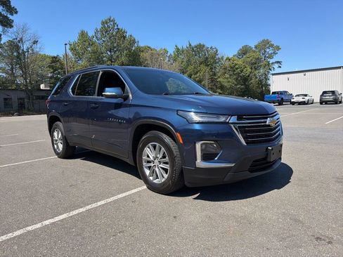 Used 2023 Chevrolet Traverse LT AWD/4WD image 4