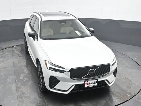 New 2026 Volvo XC60 B5 Plus w/ Protection Package Premier AWD/4WD image 32