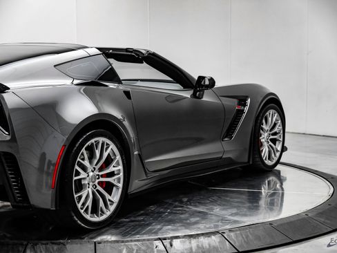 Used 2016 Chevrolet Corvette Z06 w/ 2LZ Preferred Equipment Group image 21