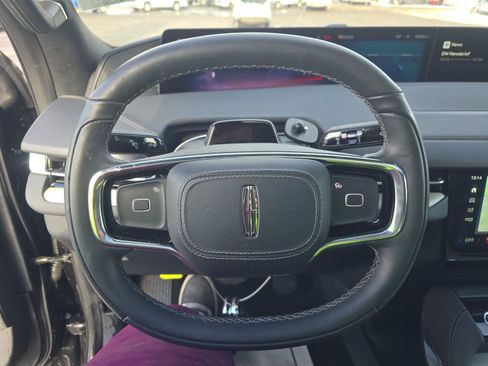 Used 2025 Lincoln Navigator L Reserve w/ Jet Appearance Package image 14