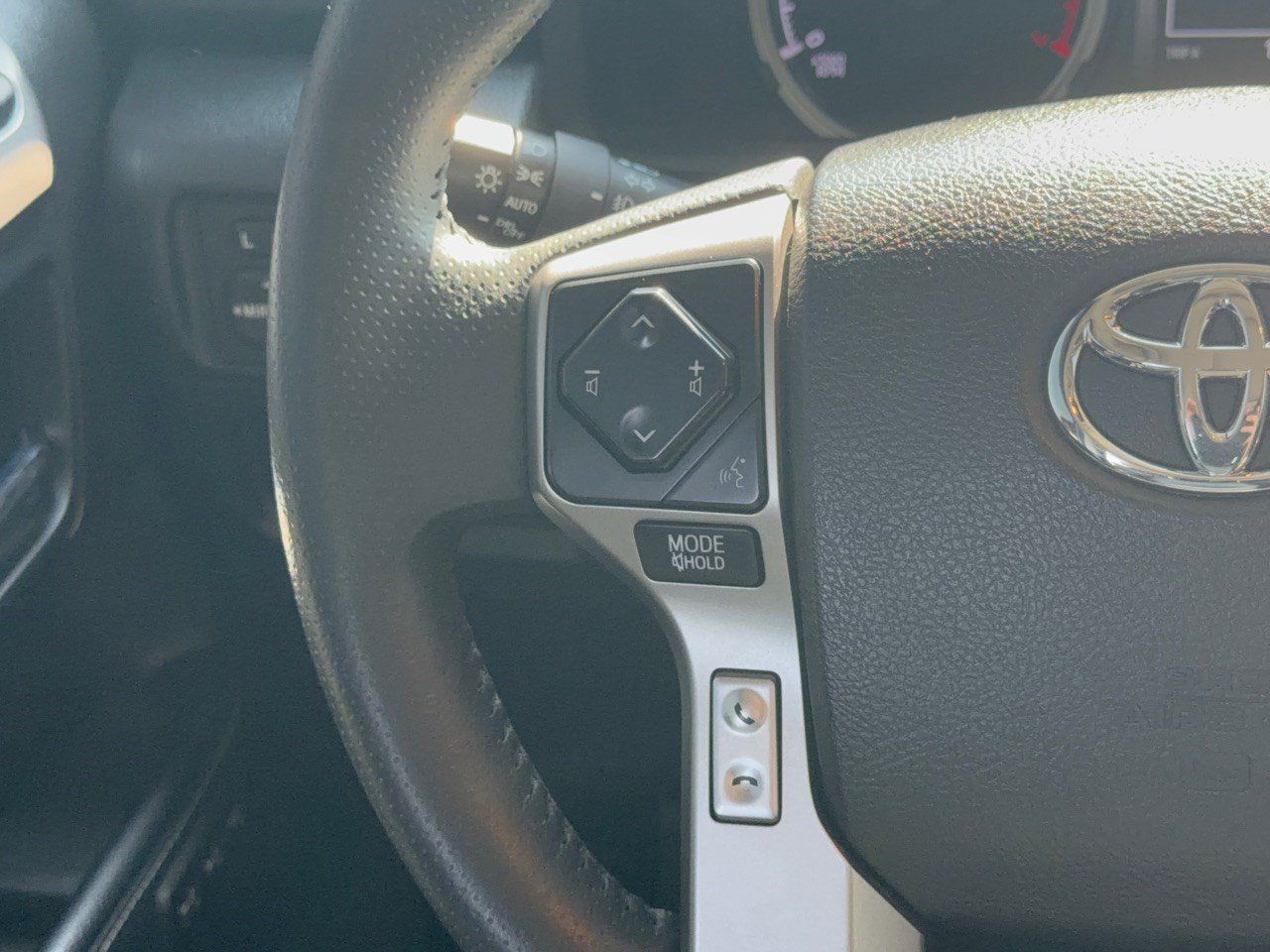 Used 2022 Toyota 4Runner Limited AWD/4WD image 22