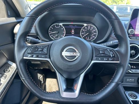Used 2025 Nissan Sentra SR FWD image 13