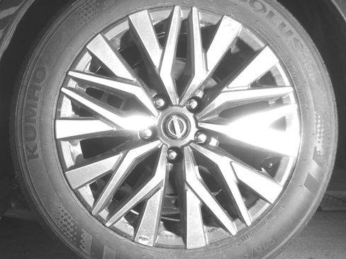 Used 2025 Nissan Altima 2.5 SV FWD image 14