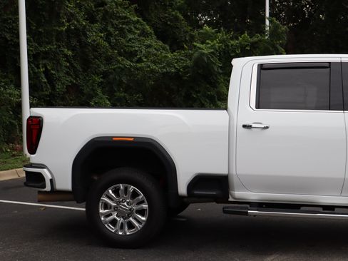 Used 2022 GMC Sierra 2500 Denali AWD/4WD image 6