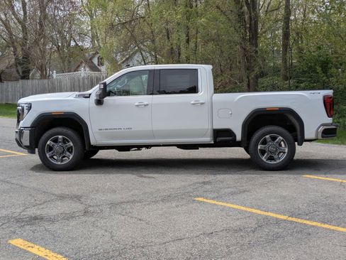 New 2026 GMC Sierra 2500 SLE w/ SLE Value Package; AWD/4WD image 4