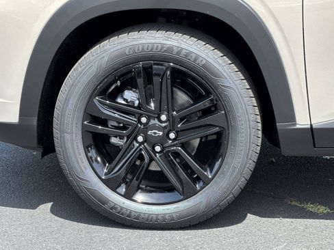 New 2026 Chevrolet Trax ACTIV FWD image 24