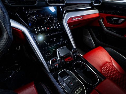 Used 2020 Lamborghini Urus image 51