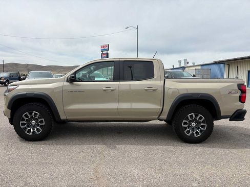 Used 2024 Chevrolet Colorado Z71 w/ Z71 Convenience Package 2 AWD/4WD image 9