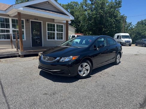 Used 2013 Honda Civic LX image 2