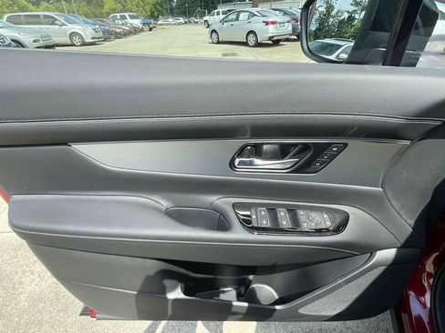 New 2025 Nissan Murano SL image 12