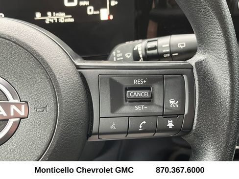 Used 2025 Nissan Kicks S AWD/4WD image 14