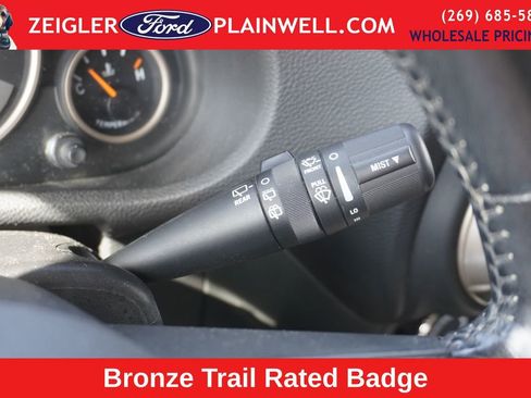 Used 2016 Jeep Wrangler Unlimited Sahara image 23