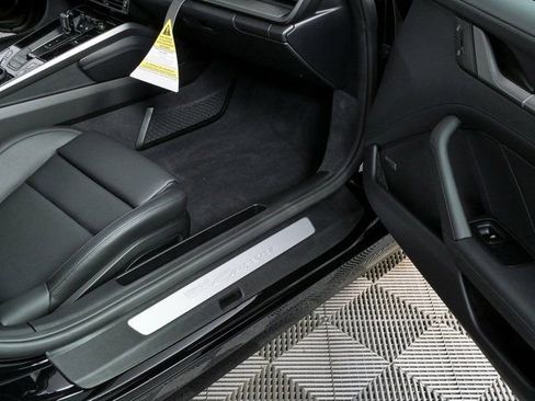 New 2026 Porsche 911 Carrera image 22