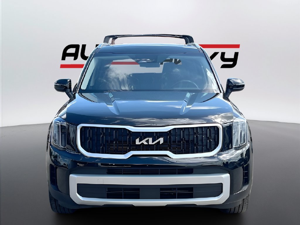 Used 2025 Kia Telluride S AWD/4WD image 2