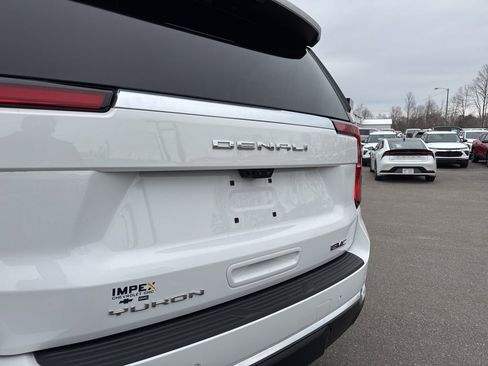 Used 2025 GMC Yukon Denali w/ Denali Reserve Package image 37