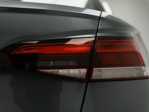 Used 2022 Volkswagen Passat 2.0T SE image 17