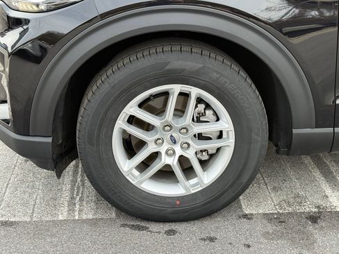 New 2026 Ford Explorer Active image 9