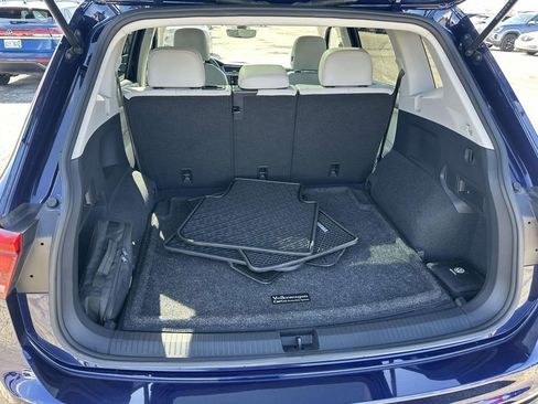 Used 2023 Volkswagen Tiguan SE w/ Panoramic Sunroof Package image 13