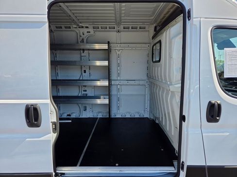Used 2024 RAM ProMaster 2500 FWD image 18