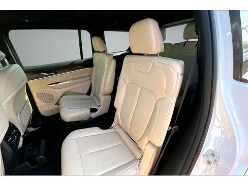 Certified 2025 Jeep Grand Cherokee L Limited w/ Black Appearance Package RWD image 24