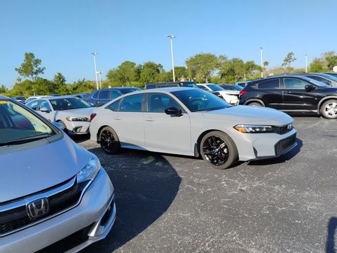 Used 2025 Honda Civic Sport image 3