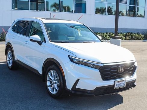 Used 2023 Honda CR-V EX image 3