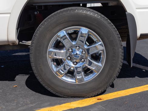 Used 2014 Ford F150 Lariat w/ Lariat Chrome Package image 36