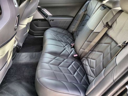 Certified 2024 BMW 760i xDrive w/ Executive Package image 20