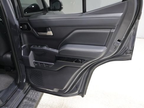 Used 2025 Toyota 4Runner Limited AWD/4WD image 22