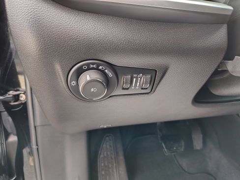 Certified 2024 Jeep Compass Limited image 22