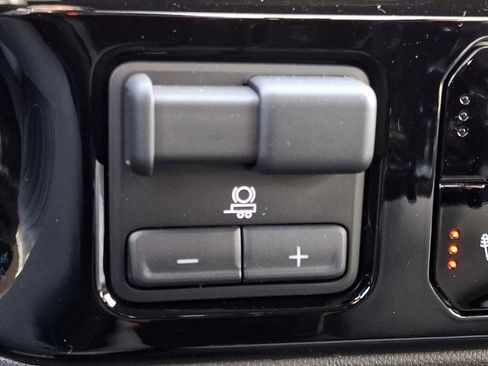 New 2025 Chevrolet Silverado 2500 LT w/ Convenience Package image 16