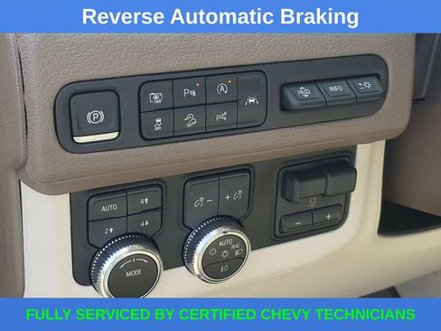 Used 2024 GMC Yukon XL Denali w/ Advanced Technology Package image 29