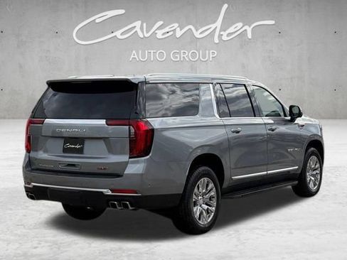Used 2025 GMC Yukon XL Denali AWD/4WD image 16
