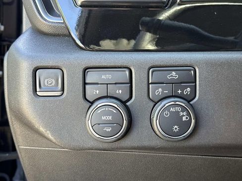 Used 2022 Chevrolet Silverado 1500 LT AWD/4WD image 25
