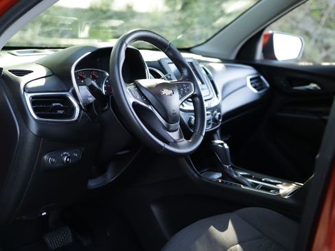 Used 2020 Chevrolet Equinox LT FWD image 9