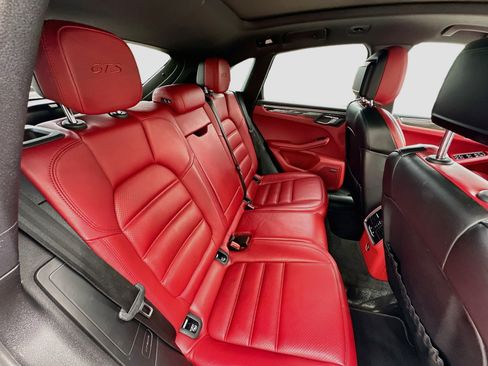 Used 2018 Porsche Macan GTS AWD/4WD image 26