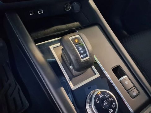 Used 2022 Mitsubishi Outlander ES image 19