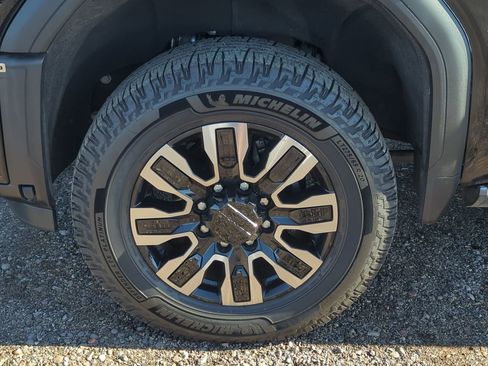 Used 2024 GMC Sierra 3500 Denali Ultimate image 33