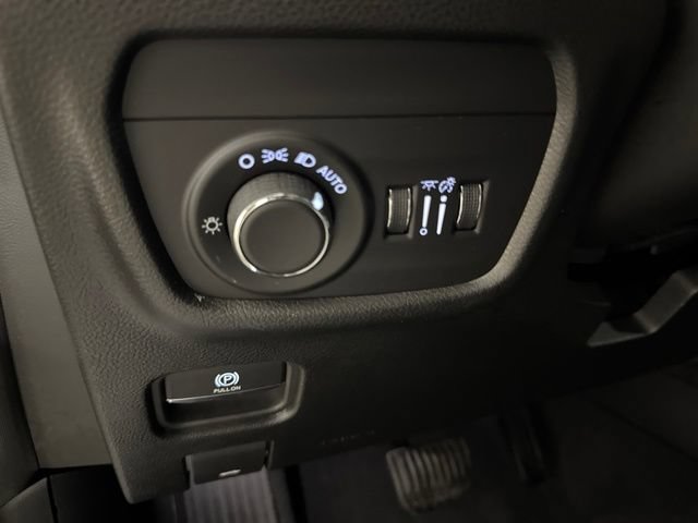 Used 2023 Jeep Grand Cherokee L Laredo AWD/4WD image 11