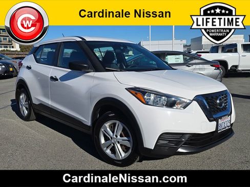 Used 2020 Nissan Kicks S image 1