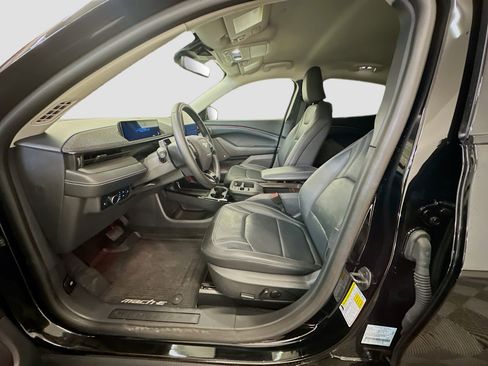 Used 2025 Ford Mustang Mach-E Premium image 13