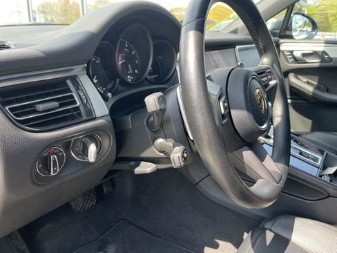 Used 2023 Porsche Macan Turbo AWD/4WD image 11