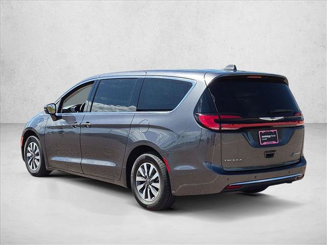 Used 2022 Chrysler Pacifica Touring-L w/ Uconnect Theater Family Group FWD image 9