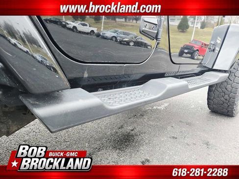 Used 2015 Jeep Wrangler Unlimited Sahara image 17