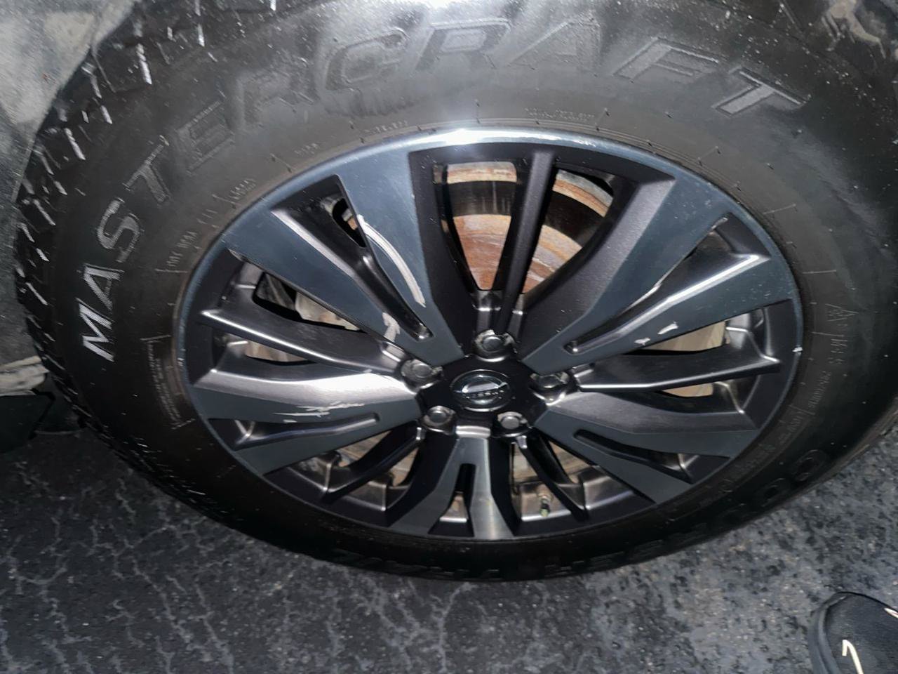 Used 2018 Nissan Pathfinder SV AWD/4WD image 12